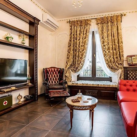 Private Museum Apartment With Antique Decor Βουκουρέστι Εξωτερικό φωτογραφία