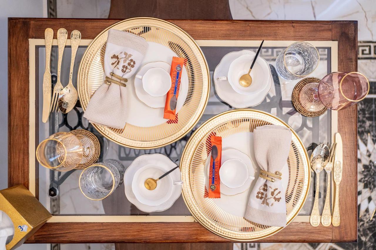 Private Museum Apartment With Antique Decor Βουκουρέστι Εξωτερικό φωτογραφία