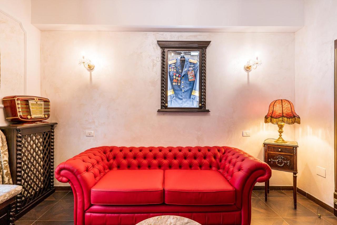 Private Museum Apartment With Antique Decor Βουκουρέστι Εξωτερικό φωτογραφία