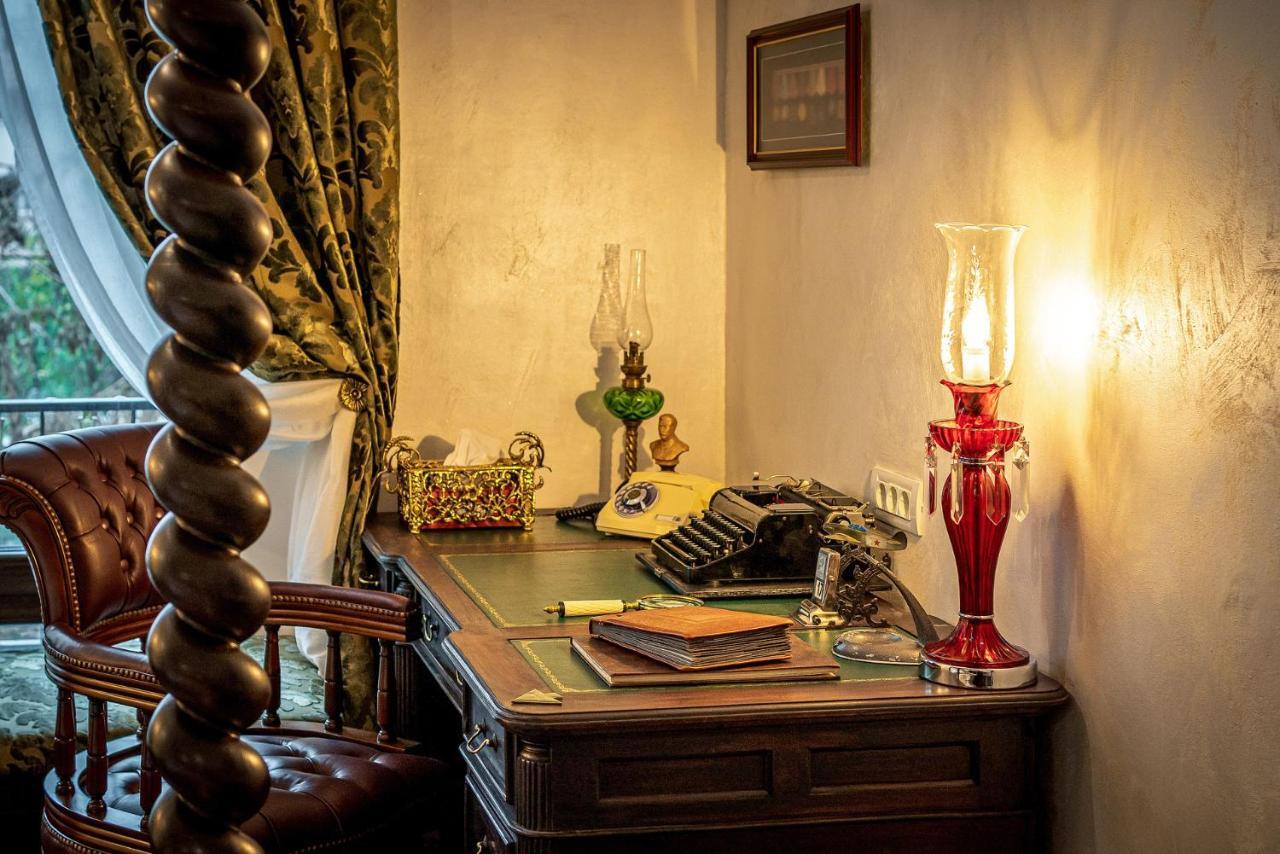 Private Museum Apartment With Antique Decor Βουκουρέστι Εξωτερικό φωτογραφία