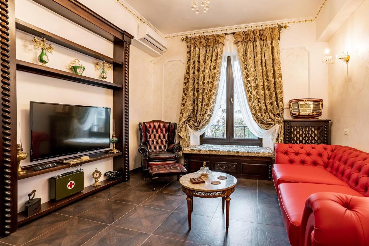 Private Museum Apartment With Antique Decor Βουκουρέστι Εξωτερικό φωτογραφία