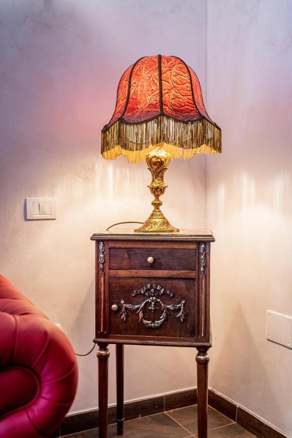 Private Museum Apartment With Antique Decor Βουκουρέστι Εξωτερικό φωτογραφία